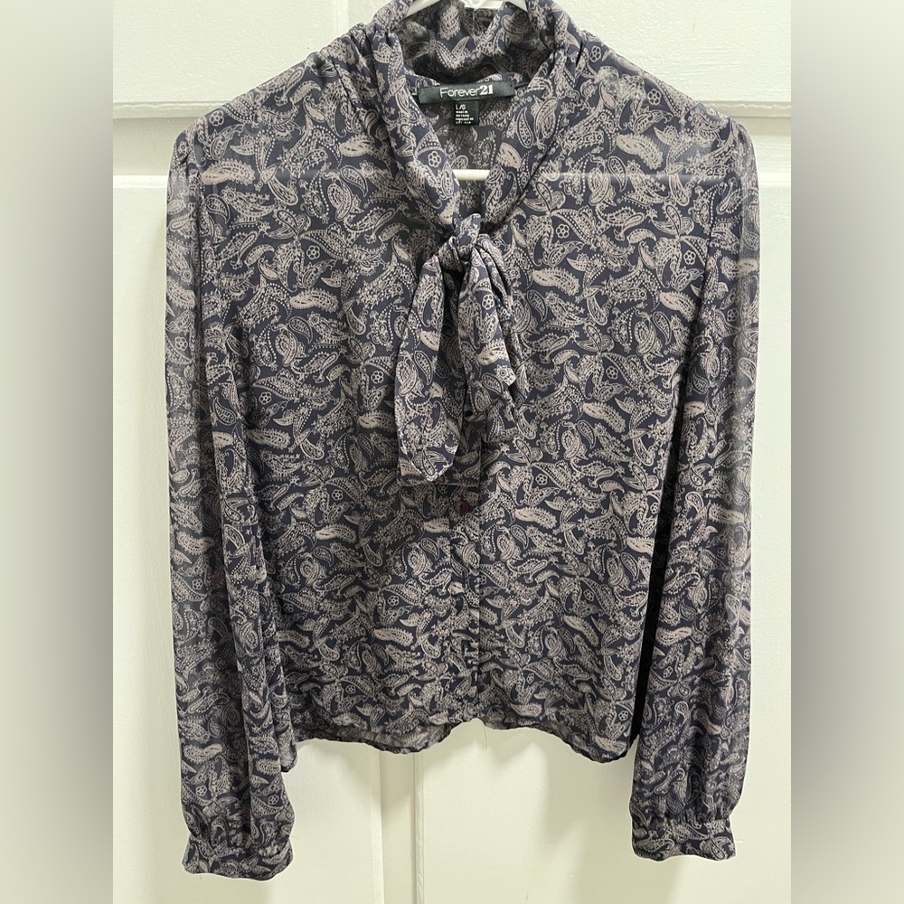 Forever 21 Women's Navy Blue Paisley Blouse